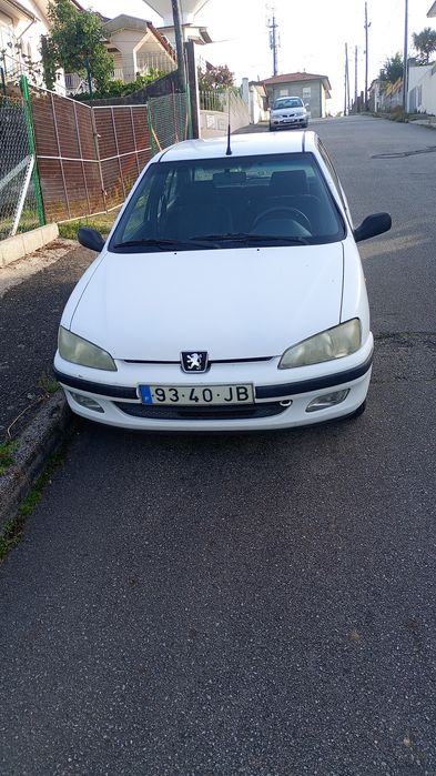 Vendo carro 1000 nada a fazer só andar 98 gasolina