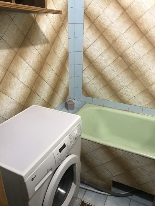 Сдаю 2 комнатную квартиру центр