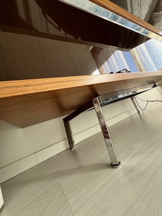 Movel com luz interior automatica