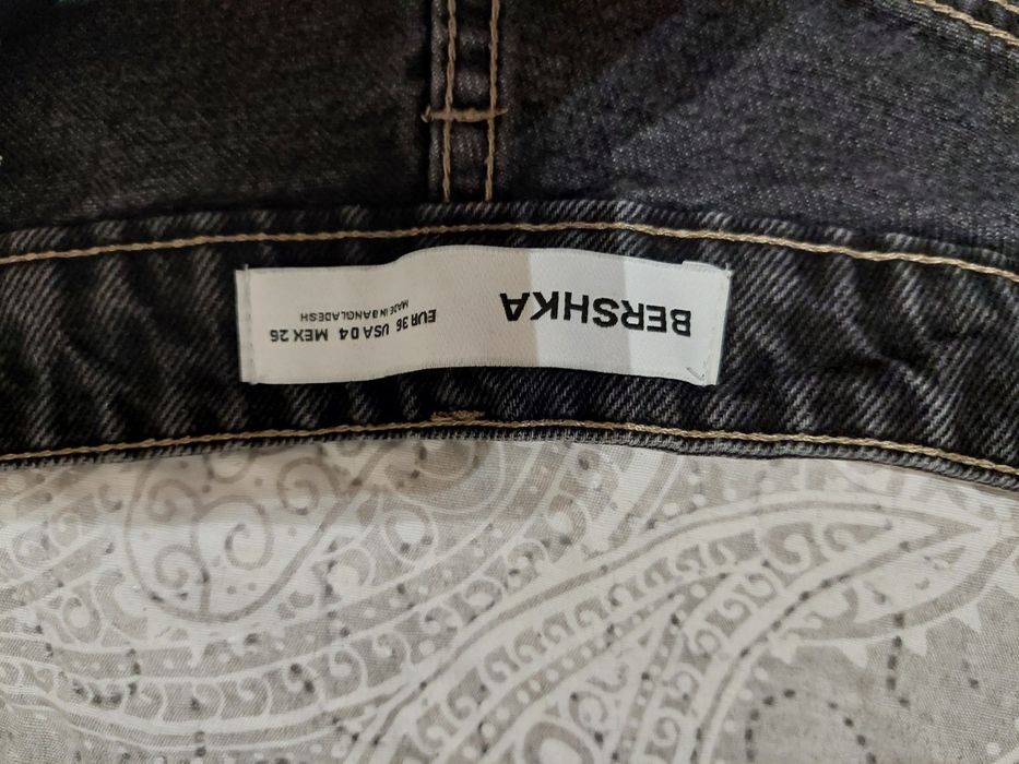 Spodnie 3/4 Bershka
