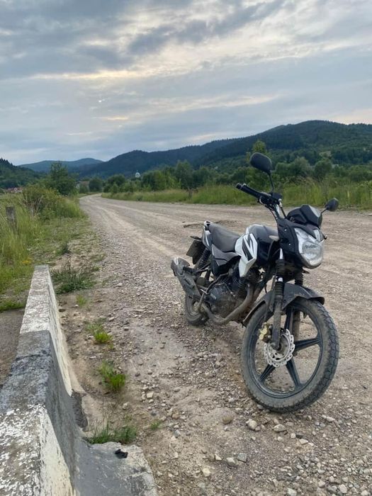 Продам мотоцикл спарк 150 R 13