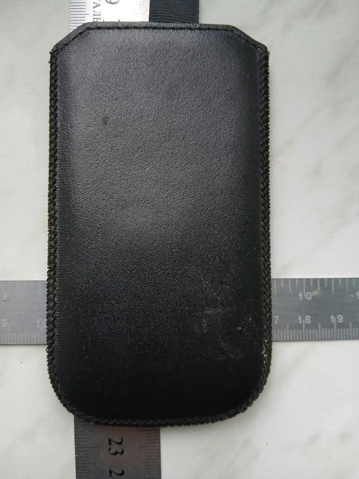 Кожаный чехол на маленький телефон старой модели