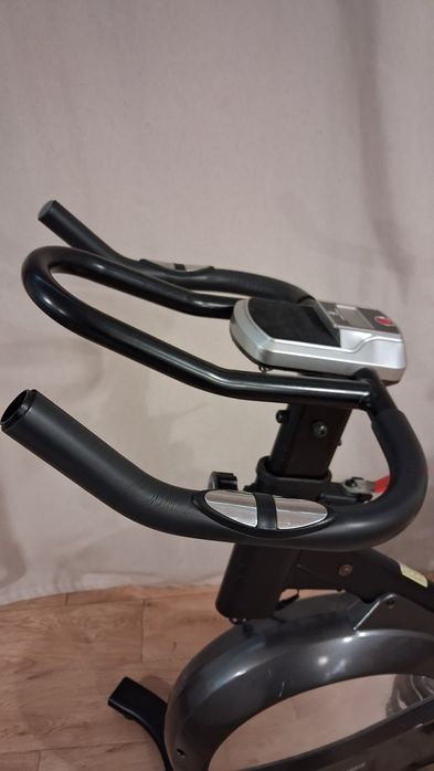 Rowerek rower stacjonarny trenażer spinningowy Capital Sports