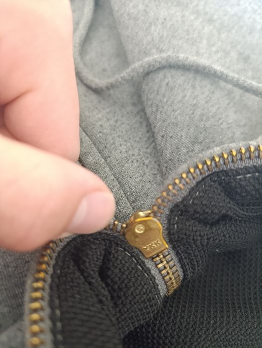 Сіре zip-hoodie Carhartt