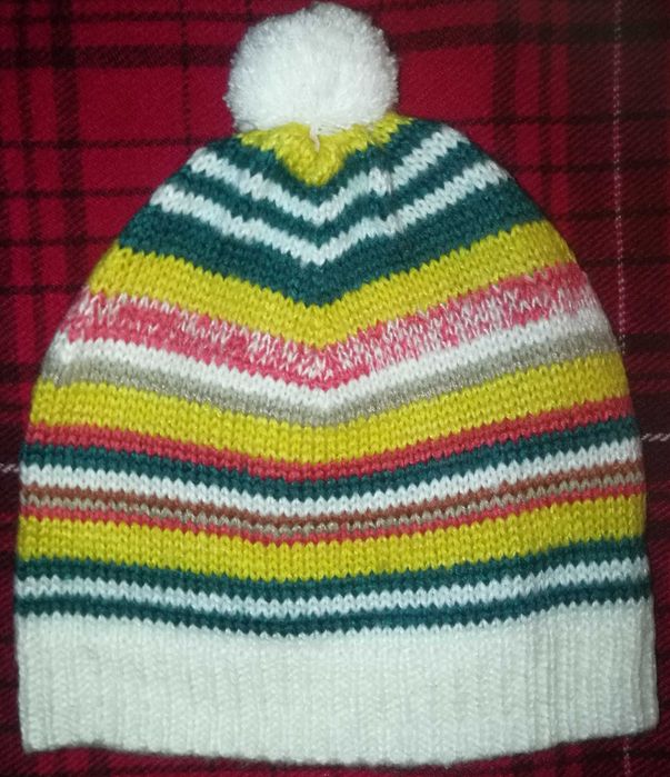 Czapka z pomponem paski  Nowa z metką