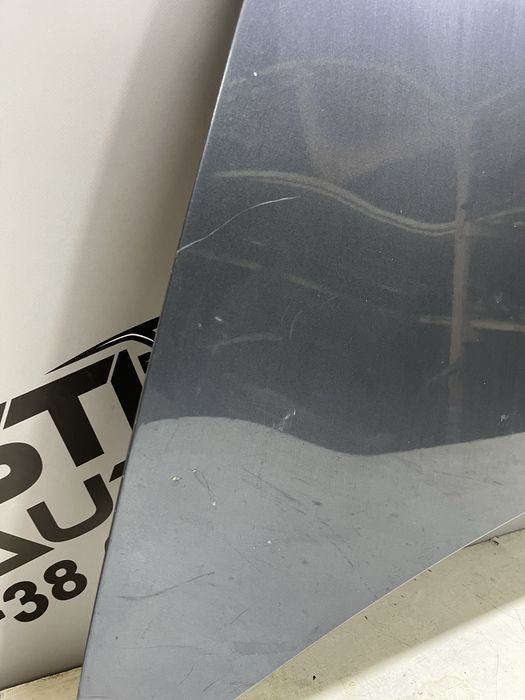 Капот Tesla Model 3