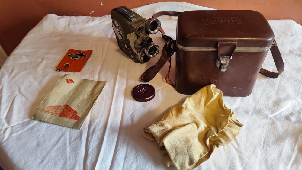 Câmara vintage Eumig C3 – 8mm