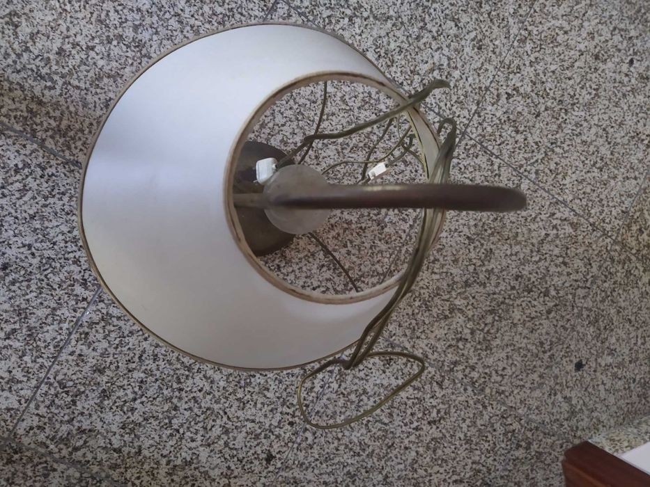 Candeeiro de mesa