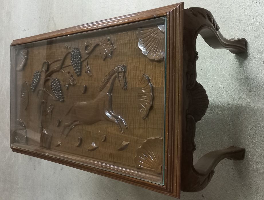 Vendo mesa de apoio em madeira.