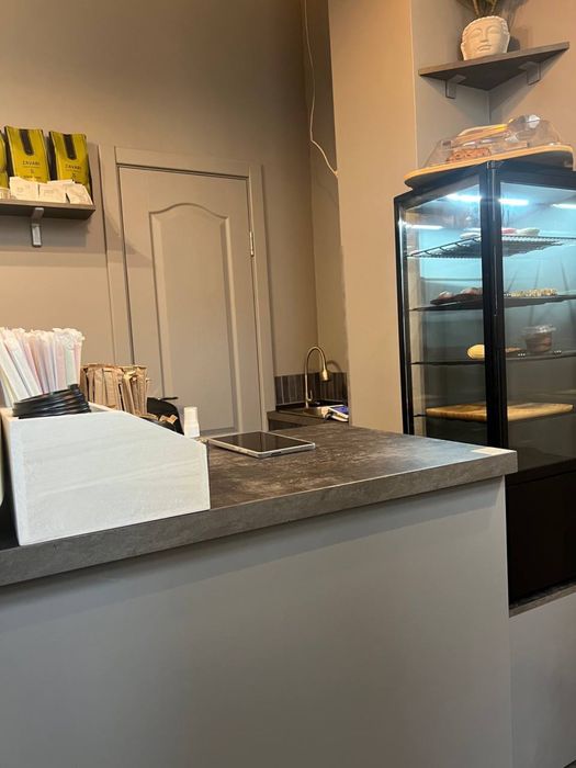 2 500$ / 107 500 грн. ТЕРМІНОВО, Кавʼярня, фасад, прохідне місце