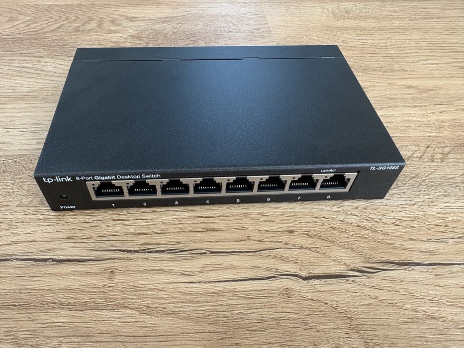 Switch Gigabit 8 Portas TP-Link TL-SG108S (Com Carregador)