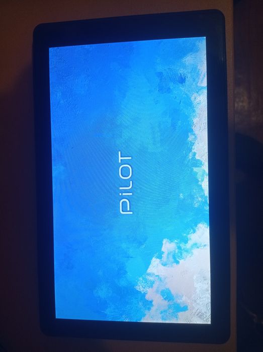 планшет pilot hipstreet.
