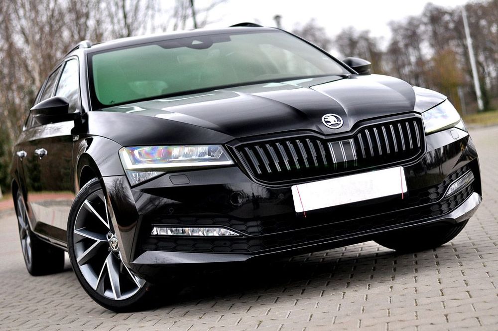Skoda Superb Szalony_SportLine_Automat_DSG_Panorama_Ambiente_Full_Led_Kamera