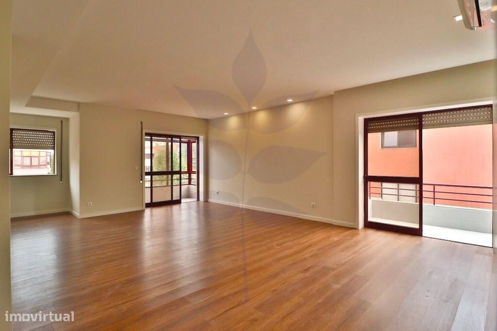 Venda Apartamento T3 Renovado - São José de São Lázaro