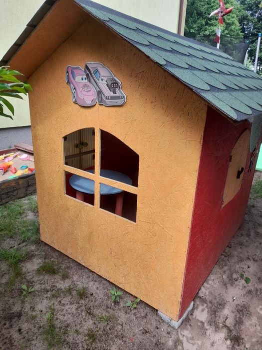 Domek dla dzieci na plac zabaw