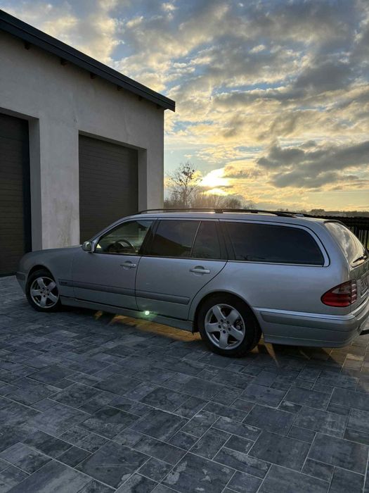 Sprzedam  samochód osobowy