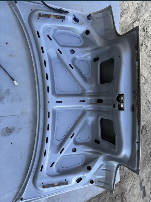 Subaru Impreza GT klapa bagażnika ze spojlerem