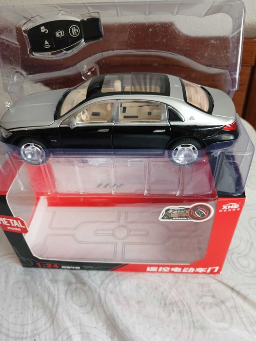 Brinquedo carro eléctrico
