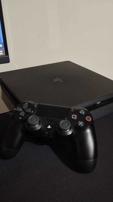 Playstation 4 com comando