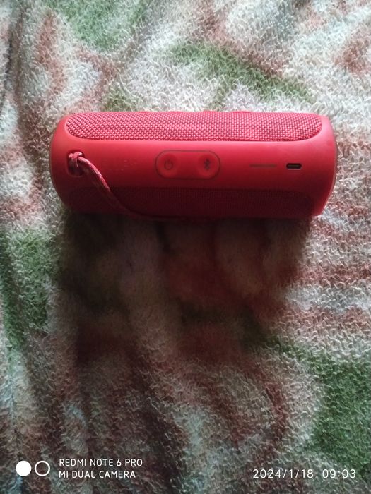 Продам колонку Jbl Flips 5