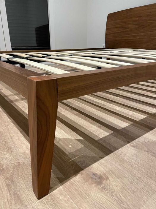 Cama em Nogueira 160x200cm