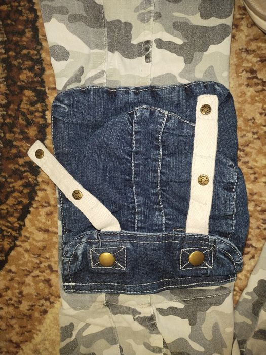 Джинси на низькій посадці з великими карманами