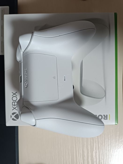 Xbox one controller майже повністю новий