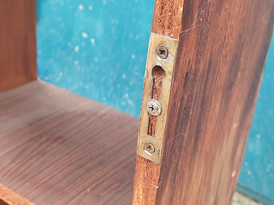 Продам стілажик з полками для учня,студента.легкий і удобний.