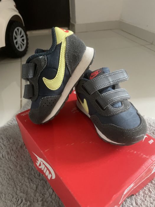 Nike adidasy R 21