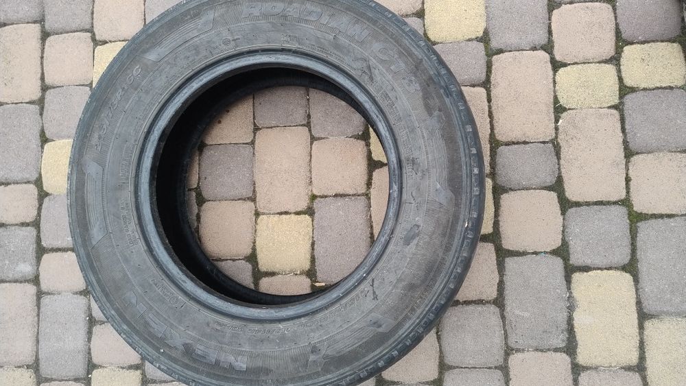 Продам шини 215/75 Р16С Nexen