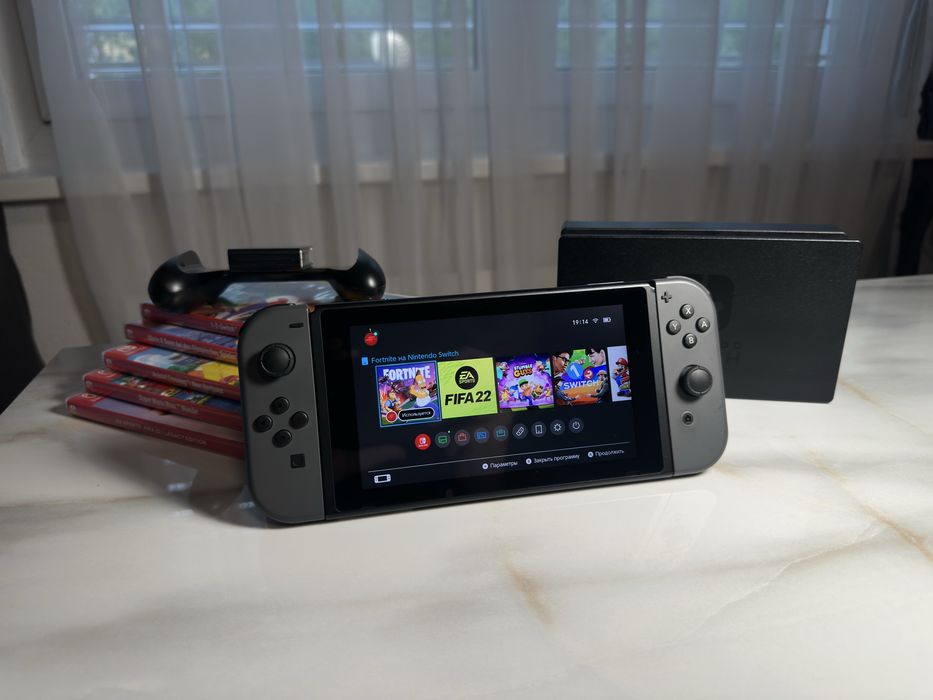 Nintendo switch v1.2 з пʼятьма іграми та аксесуарами в комплекті