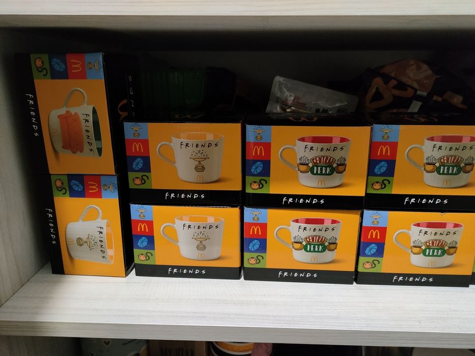 Фігурки та Чашки McDonald's Friends / Макдональдс Друзі