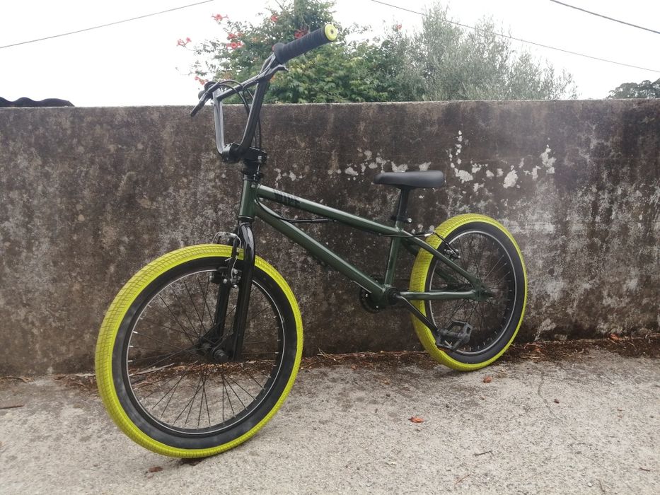 Bicicleta BMX B'TWIN WIPE 500
