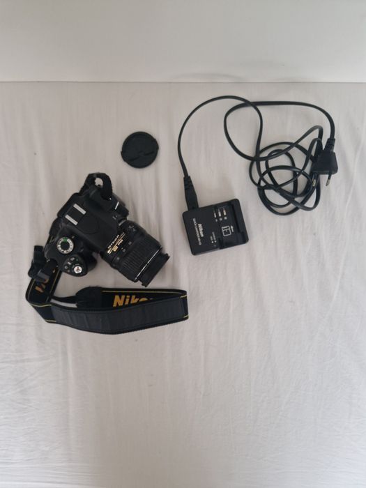 Nikon D60 + objetiva 18-55mm VR + carregador + bateria + mala Case Logic
