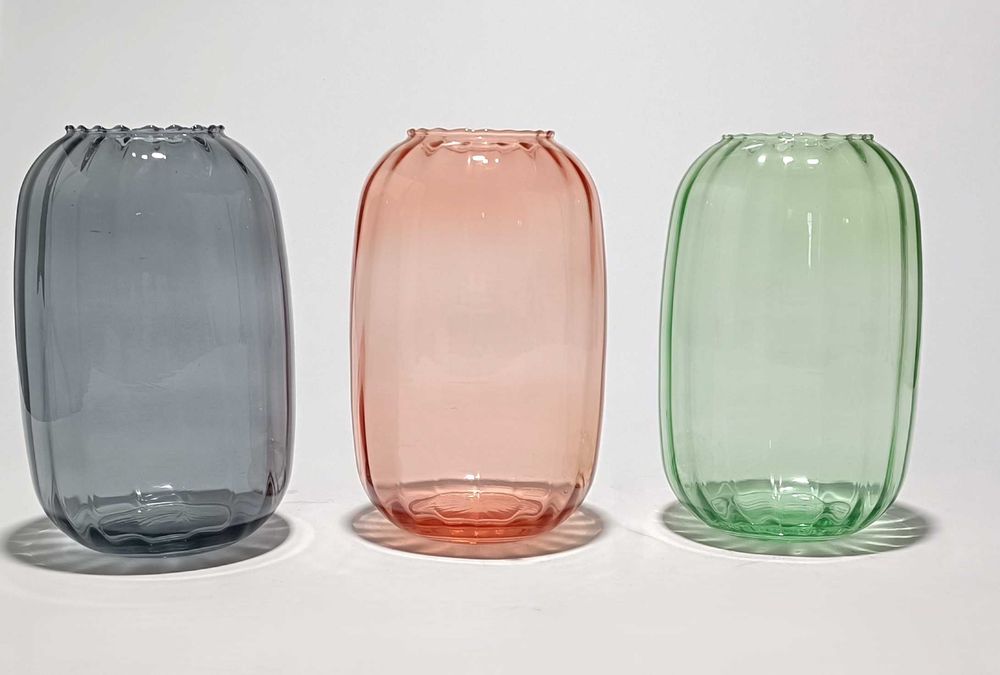 Jarras em vidro de três cores