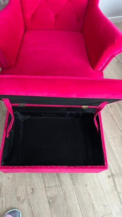 Fotel Uszak z podnozkiem malina/fuksja