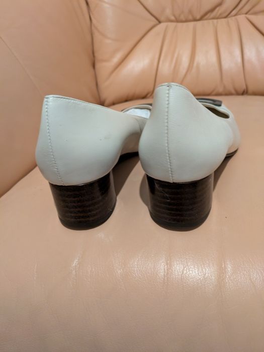 Buty damskie na obcasach Mateo rozmiar 39/25,5