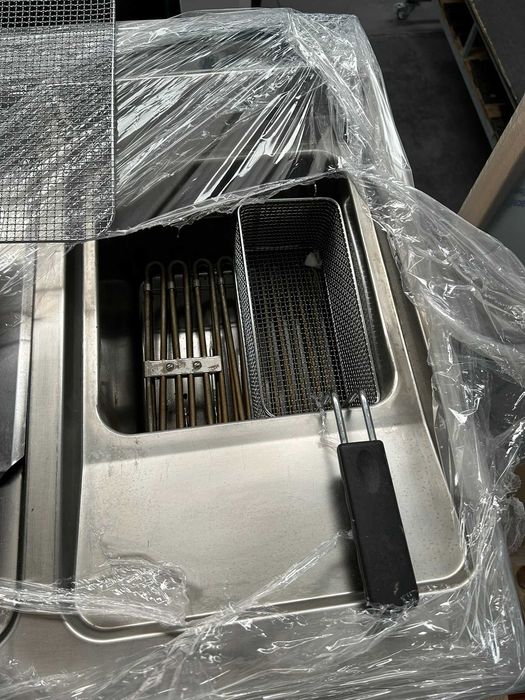 Fritadeira eletrica 2 cubas x 3 cestos (17 + 17 Lts)  LUX)