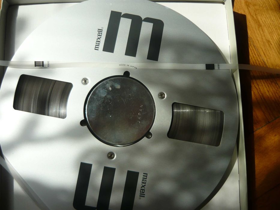 Maxell UD XL aluszzpule z oryginalna tasma i pudelkami
