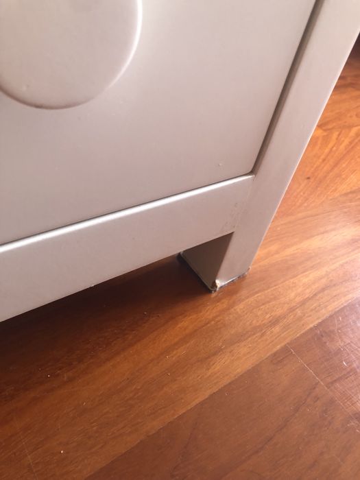 Cómoda branca quarto