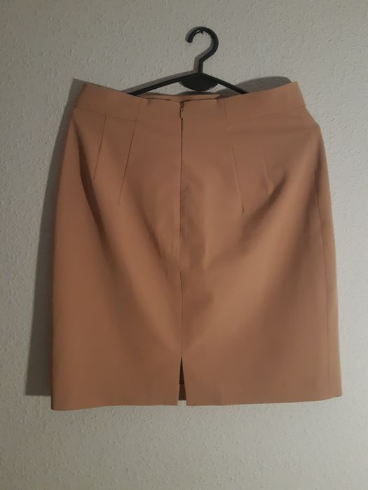 Elegancka spódnica biurowa Zapa beżowa M