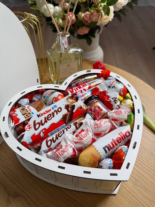 Подарунковий бокс у вигляді Серця  великий вибір