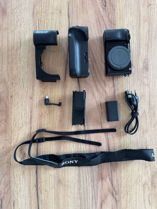Aparat Sony A6000 + akcesoria