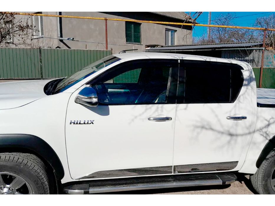 Toyota Hilux 2015- рр. Вітровики (4 шт, HIC)