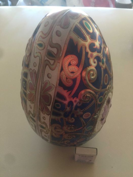 Яйцо металлическое коробка