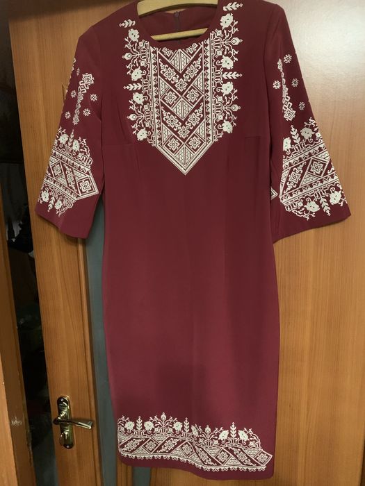 Сукня в украінському стилі