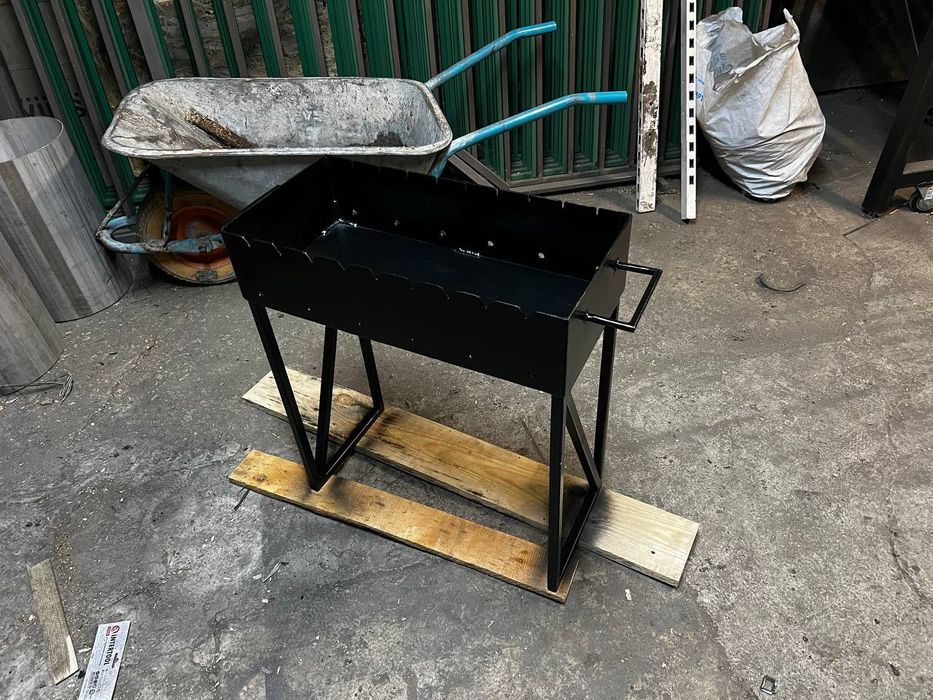 мангал на ніжках