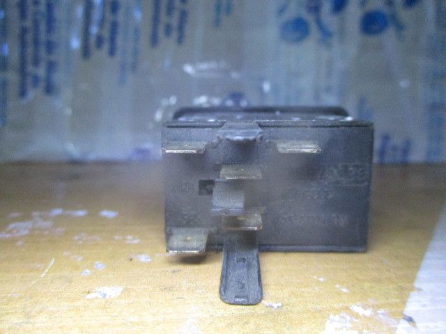 Botão / interruptor de luzes VOLKSWAGEN Corrado