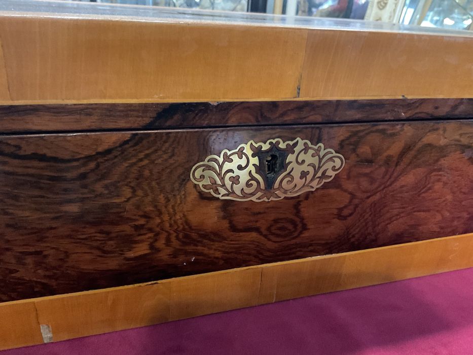 Caixa escritório inglês grande trabalhada 50x26x18  cm embutidos