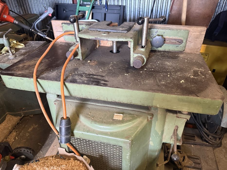 Frezarka dolno wrzecionowa Martin